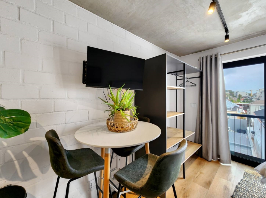 1 Bedroom Property for Sale in Sea Point Western Cape
